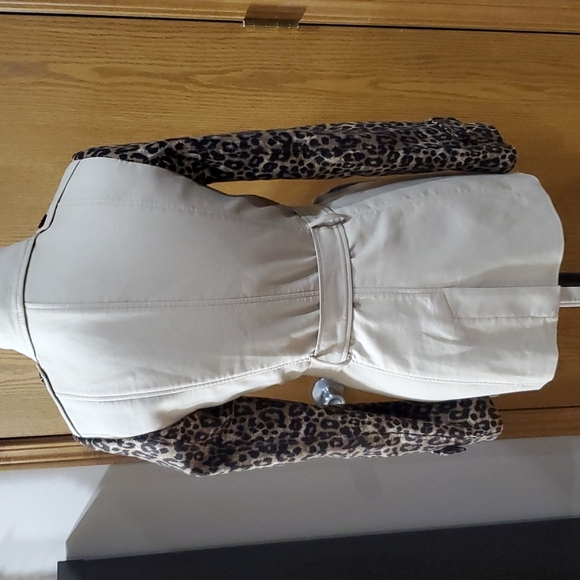 Banana republic double breasted leopard print tan belted jacket coat - Picture 6 of 12